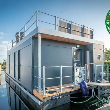 Hausboot Ran Mit Dachterrasse In Kragenaes Auf Lolland/dk Botel
