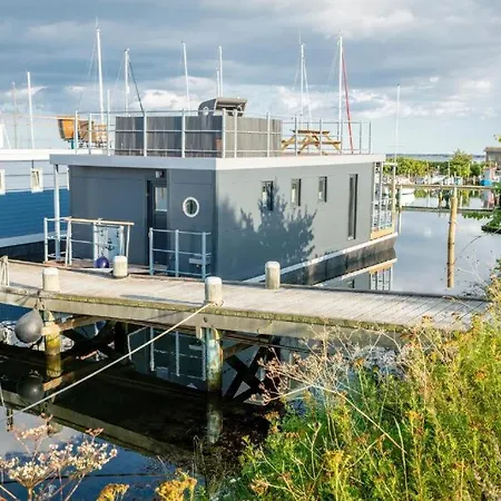 Hausboot Ran Mit Dachterrasse In Kragenaes Auf Lolland/dk Botel Torrig