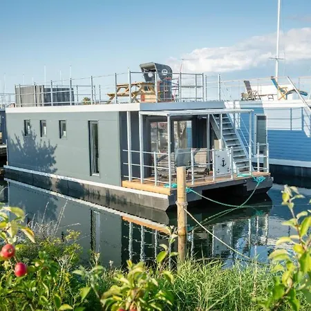 Hausboot Ran Mit Dachterrasse In Kragenaes Auf Lolland/dk *